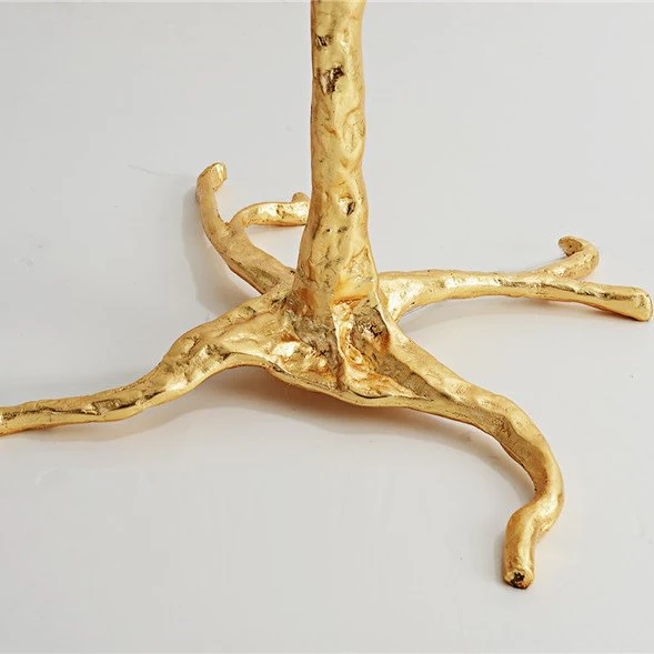 Lampadaire doré en plumes d’autruche - Image 3